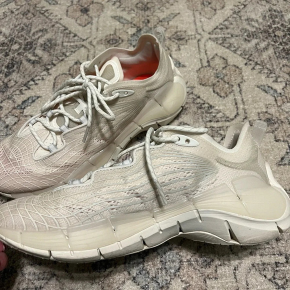 Reebok Zig Kinetica II Women's Chalk Grey Orange Flare Running Shoes - Picture 4 of 10